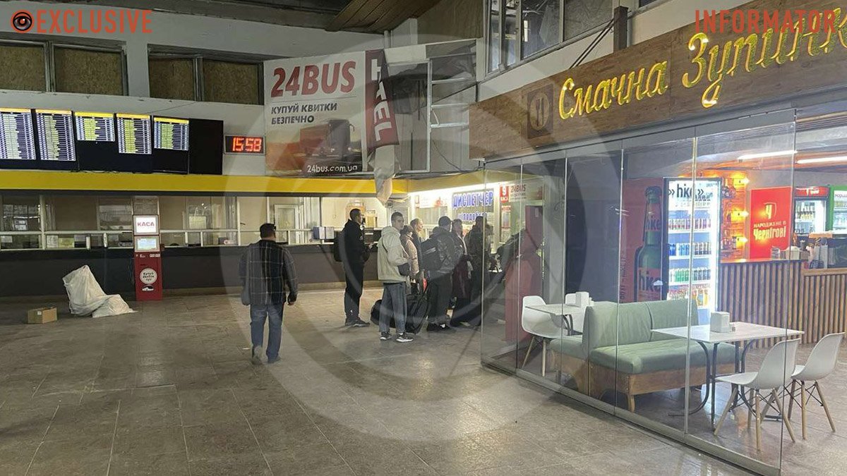Автовокзал Дніпра частково відновив роботу
