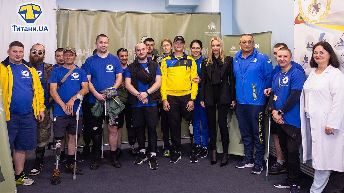 На Днепропетровщине спортсмены-паралимпийцы провели тренировку для ветеранов по академической гребле и параканоэ