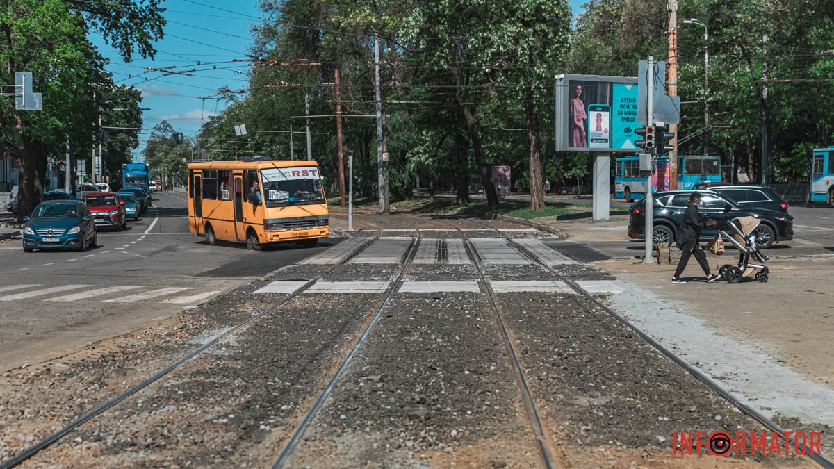 В Днепре завершили ремонт трамвайного переезда на проспекте Леси Украинки