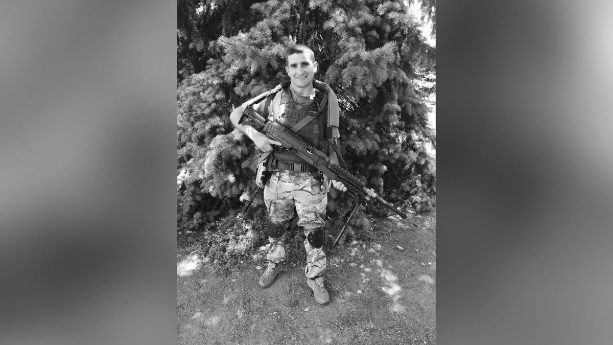 Вернулся на щите: на фронте погиб 38-летний Герой из Днепропетровской области Дмитрий Локтев