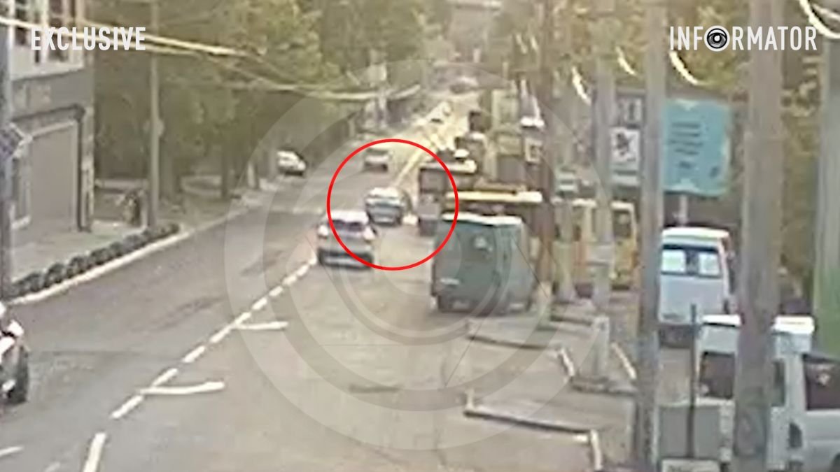 У Дніпрі на Панікахи Daewoo збив 11-річного хлопчика, який перебігав дорогу по переходу: відео моменту