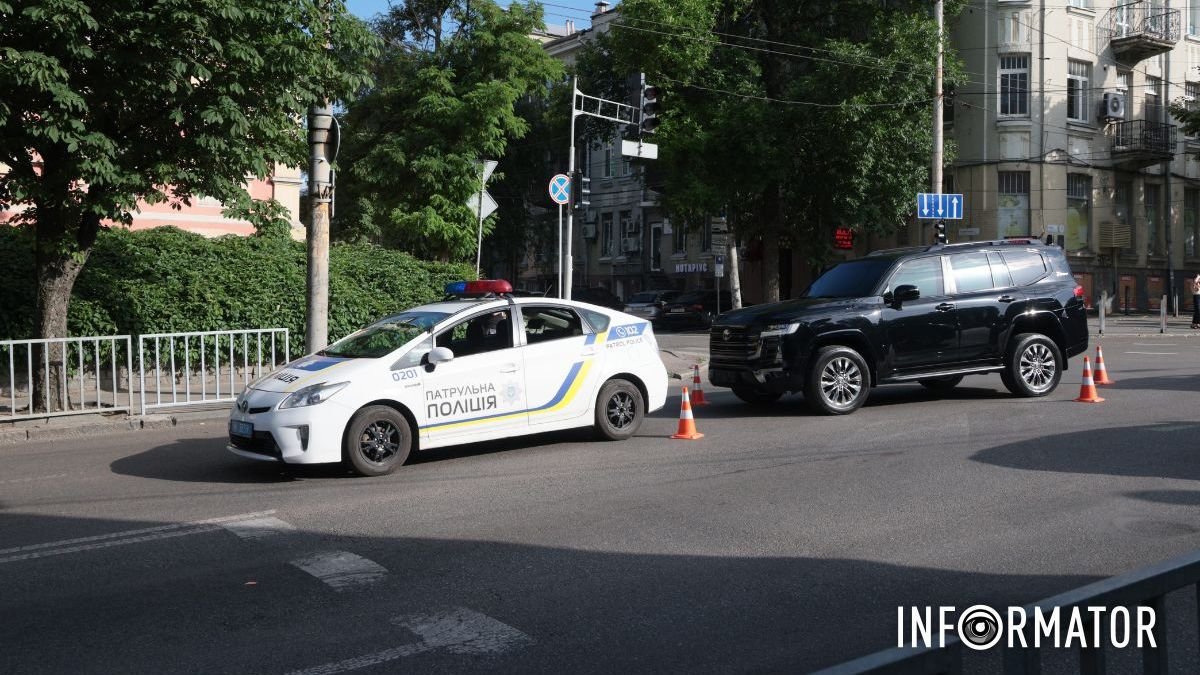 В Днепре на Фабра женщина попала под колеса Toyota Land Cruiser