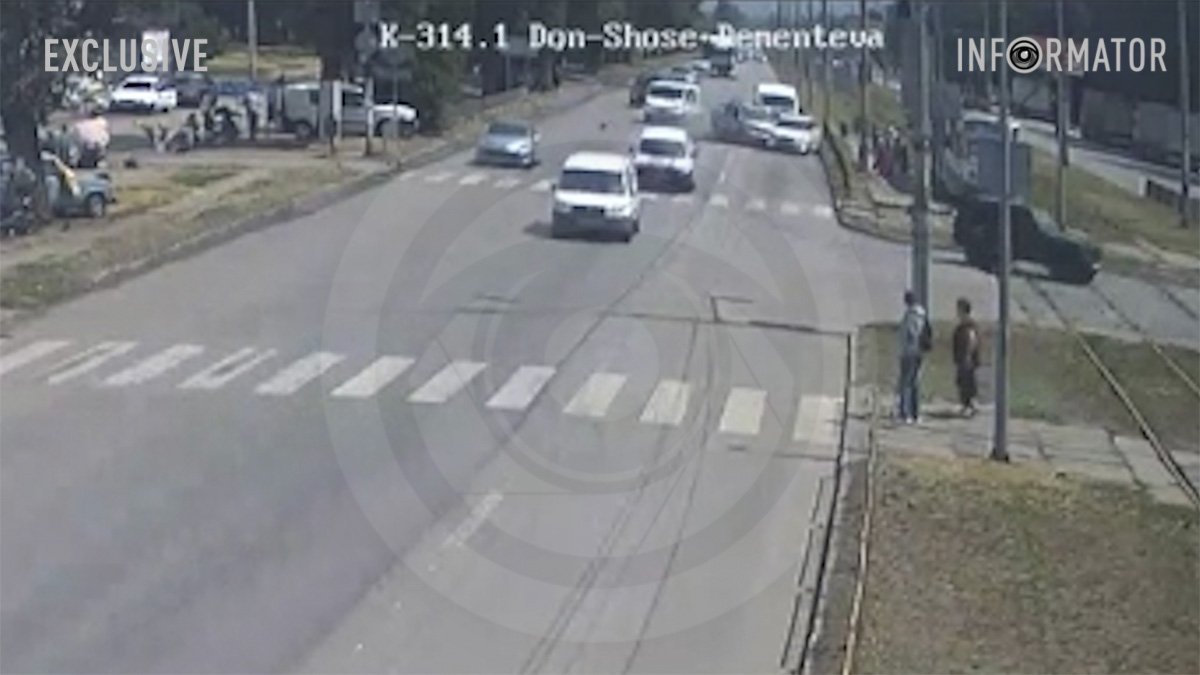 Видео момента ДТП: в Днепре на Донецком шоссе столкнулись Skoda, Nissan, Ford и Opel