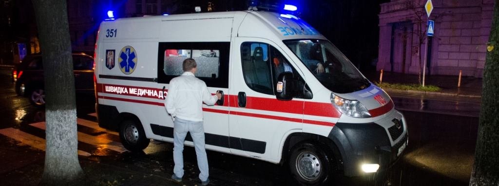 В центре Киева Mercedes сбил пешехода и скрылся