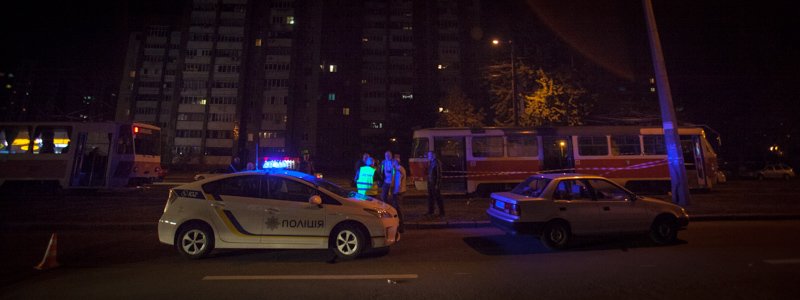 В Киеве под колесами трамвая погиб мальчик