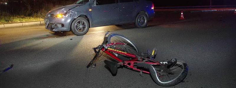 Смертельная авария на Дарницком мосту: Volkswagen сбил велосипедиста