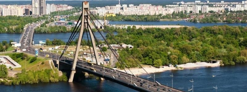 В Киеве ограничат движение на Московском мосту: узнай, когда