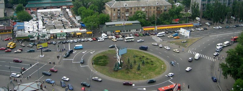 Новый сквер, освещение и никаких МАФов: как в Киеве отремонтируют Дарницкую площадь