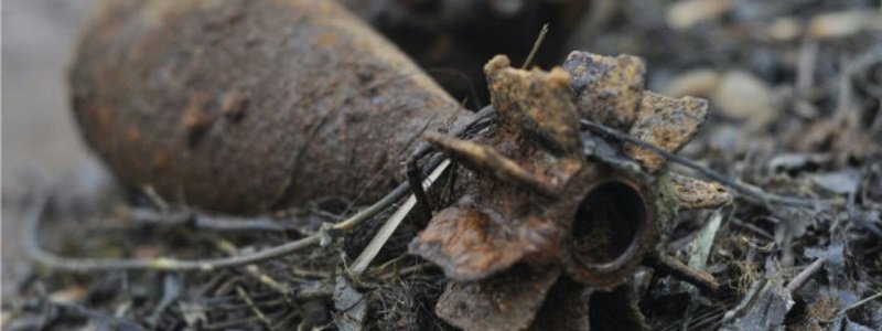 В Киеве возле заправки нашли четыре мины