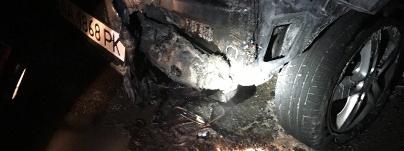 От "Таврии" до Mercedes: в Киеве за сутки загорелось семь авто