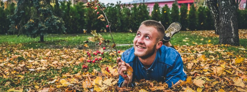 Как девушке в Киеве сделать осенний фотосет для Instagram на примере парня