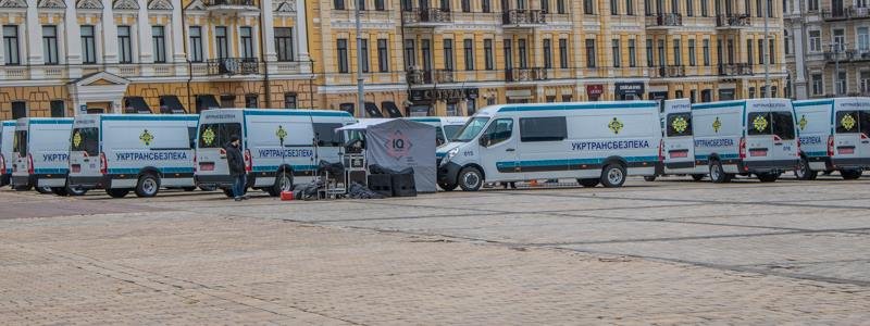 По Украине запустят передвижные лаборатории для проверки фур