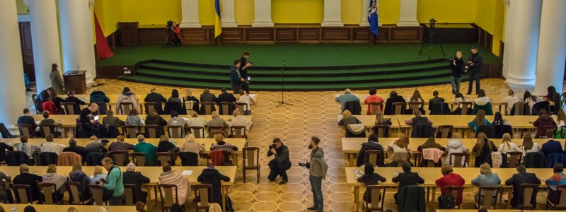 Від студента до депутата: у мерії Києва написали Всеукраїнський диктант