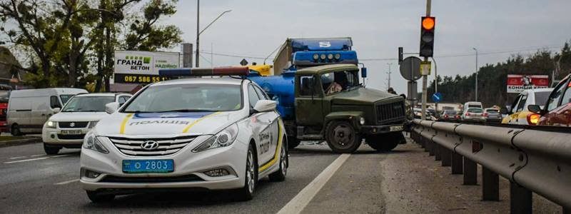 ДТП под Киевом: грузовик с рыбой впечатался в фуру с детским питанием