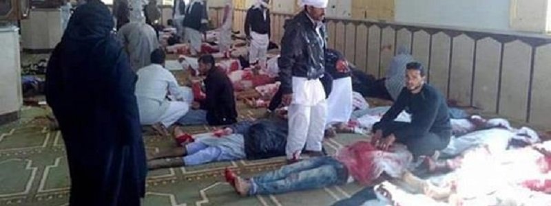 В Египте террористы подорвали мечеть: погибли почти 250 человек