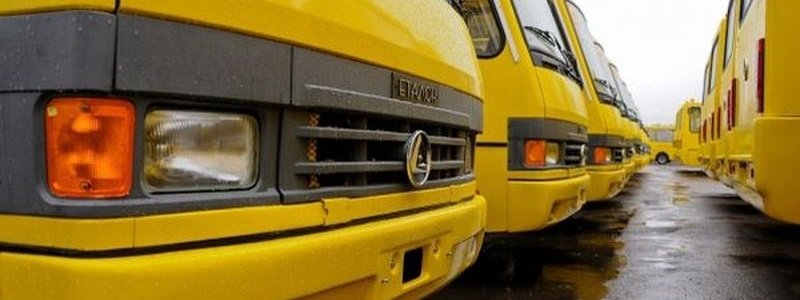 Водитель-вейпер, или Баня на колесах: в Киеве на ходу задымилась маршрутка