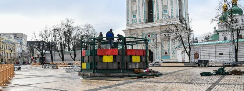 Главная елка Киева приедет с небольшим опозданием