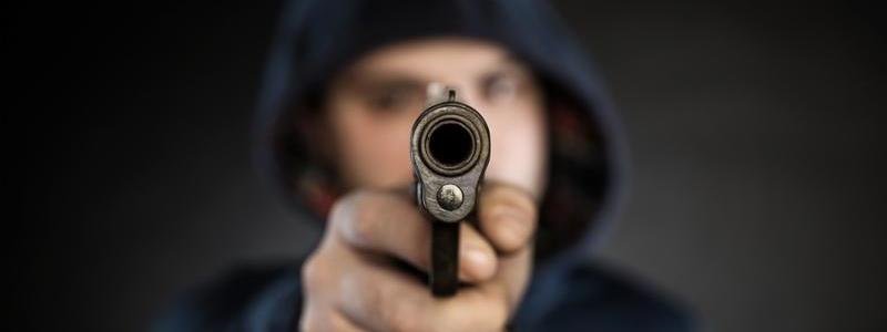 В Киеве двое вооруженных подростков ограбили лотерейное заведение