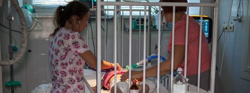 В Днепре ПриватБанк помогает лечить детей с онкологией