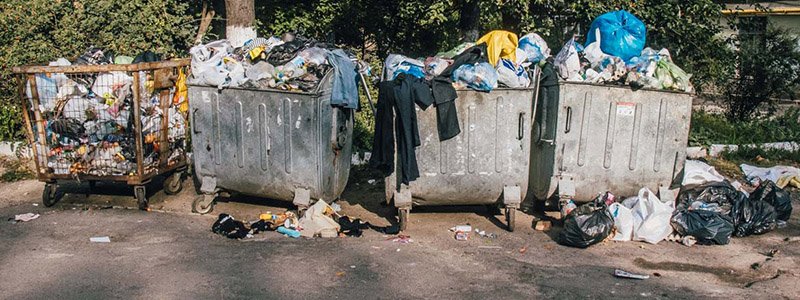 Мусорные проблемы в Киеве: куда обращаться и кто отвечает за чистоту во дворах