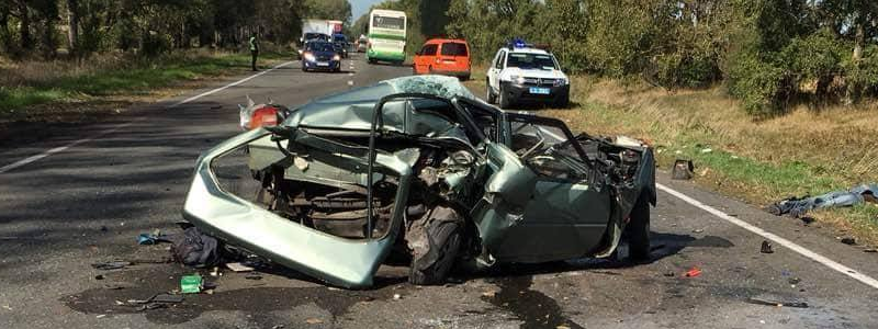 Под Киевом «Славута» врезалась в пассажирскую маршрутку: водитель погиб на месте