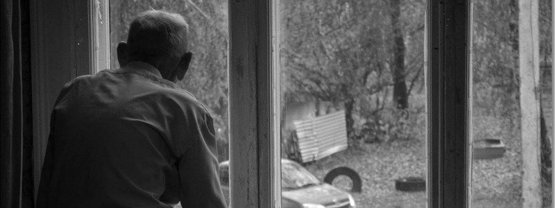 Старики умирают в подвале нелегального дома престарелых в Киеве: как продвигается следствие