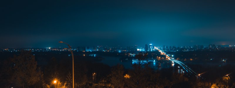 Особый взгляд: как ночью выглядит улица Ивана Мазепы без городской суеты