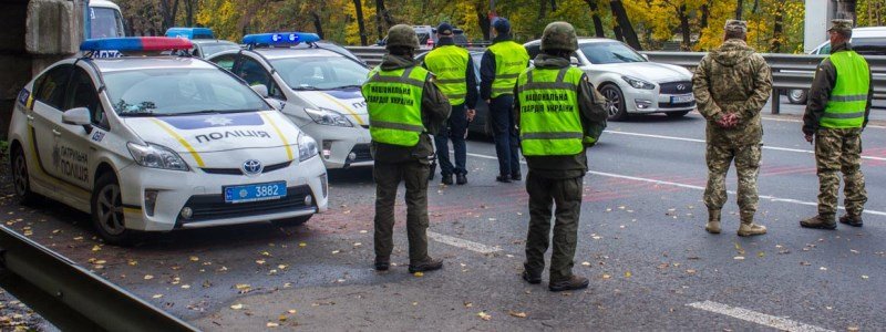 В Киеве неизвестный на джипе сбил пожилого мужчину, затолкал его в авто и увез на Виноградарь