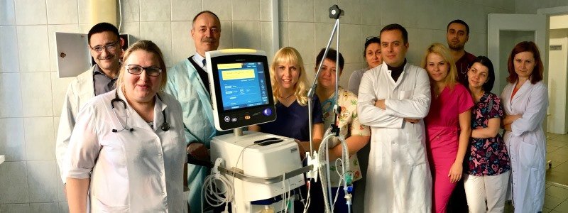 Фонд ПриватБанка передал партию уникального хирургического оборудования 10 детским больницам