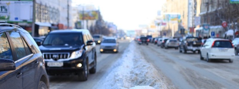 Гололед и пробки: ситуация на дорогах Киева