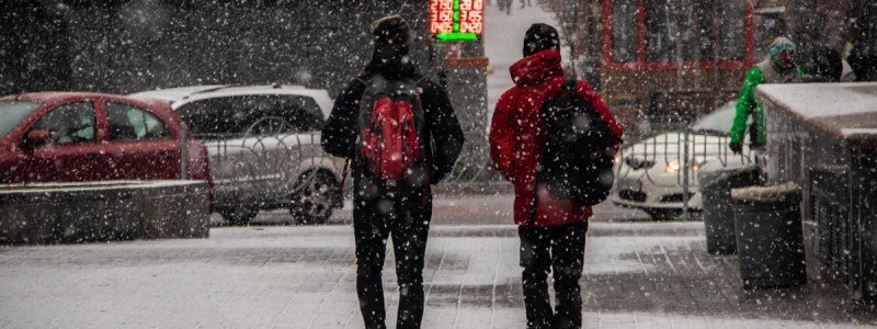 В Киеве ожидается мокрый снег: как не упасть на скользких тротуарах