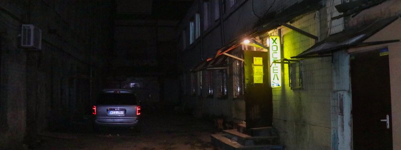 В Киеве на Жилянской мужчина пытался зарезать жительницу хостела