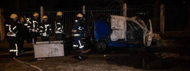 В Киеве на Куреневке на ходу вспыхнула автокофейня Citroen