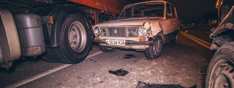 В Киеве возле ТРЦ "Проспект" за четыре часа столкнулись пять машин