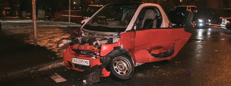 В Соломенском районе Киева столкнулись два автомобиля