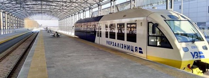 Новый экспресс в аэропорт "Борисполь" соединят с метро Киева