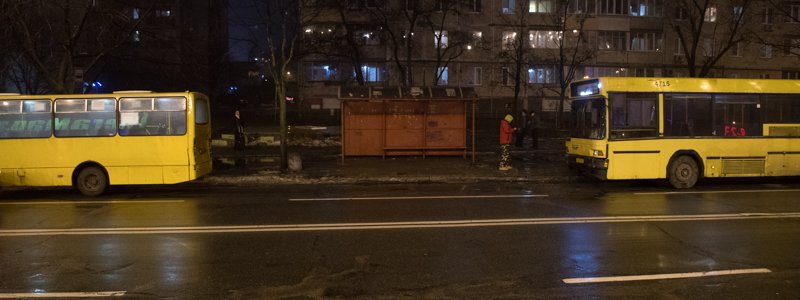 В Киеве на Березняках автобус протаранил маршрутку: пострадали пассажиры