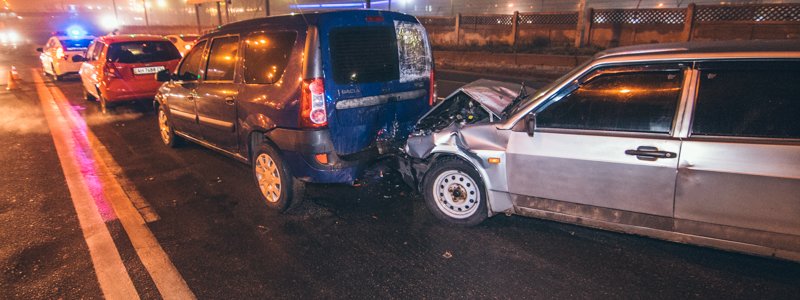В Киеве на Броварском проспекте пьяный водитель устроил ДТП из четырех авто