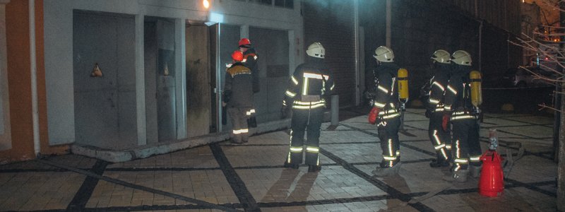В центре Киева на улице Саксаганского загорелась трансформаторная
