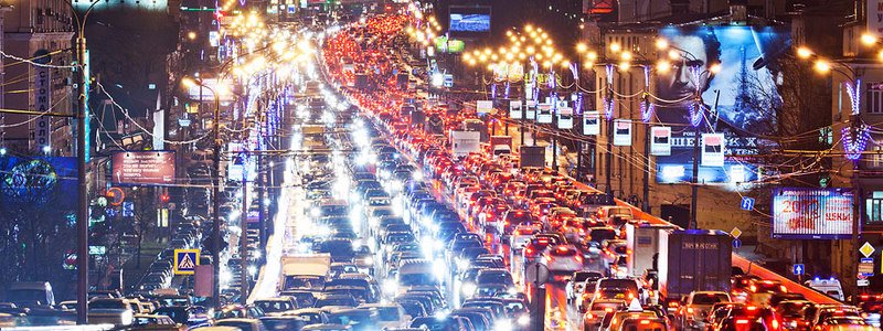 Киев парализовали 9-балльные пробки: какие улицы стоит объезжать