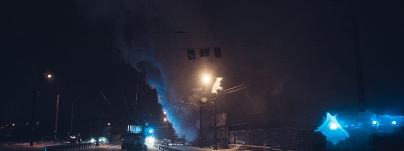 В Киеве на рынке "Юность" горели склады со стройматериалами