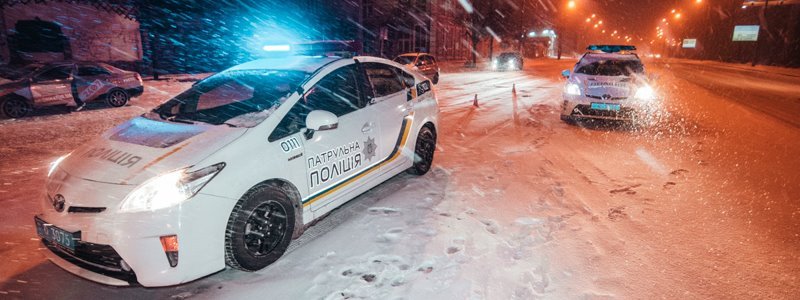 В Днепровском районе Киева неизвестные на Mitsubishi темного цвета с военными номерами похитили человека: введен план «Перехват»