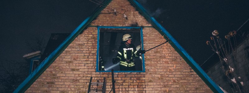В Киеве на Берковцах пожар оставил квартирантов без жилья