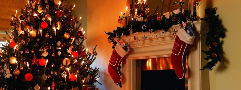 Как красиво украсить дом к Новому году и где купить яркий декор