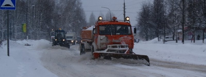 В Украине очистили дороги от снега и возобновили движение на трассах государственного значения