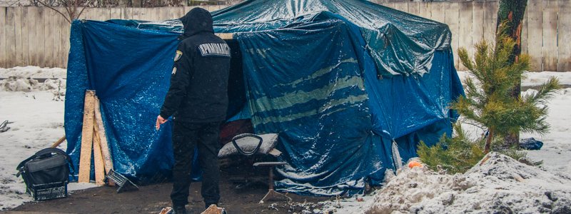 В Киеве мужчина насмерть замерз в овощной палатке