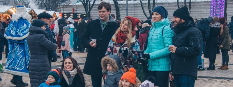 Столица в лицах: как жители Киева провели последнее воскресенье 2018 на Софийской площади