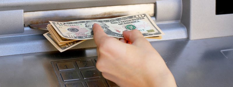 В Украине можно обменять валюту в банкоматах и терминалах: подробности