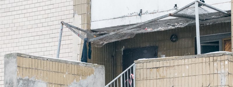 В Киеве на Отрадном при падении с 17 этажа мужчине оторвало ногу