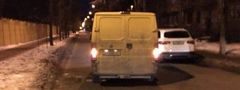 В Киеве водитель Fiat сбил девушку на пешеходном переходе: ищут свидетелей